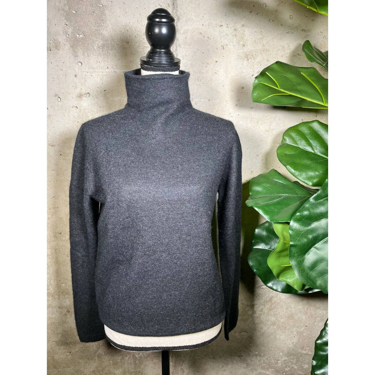 Vince Grey 100% Cashmere Sweater Sz. Small