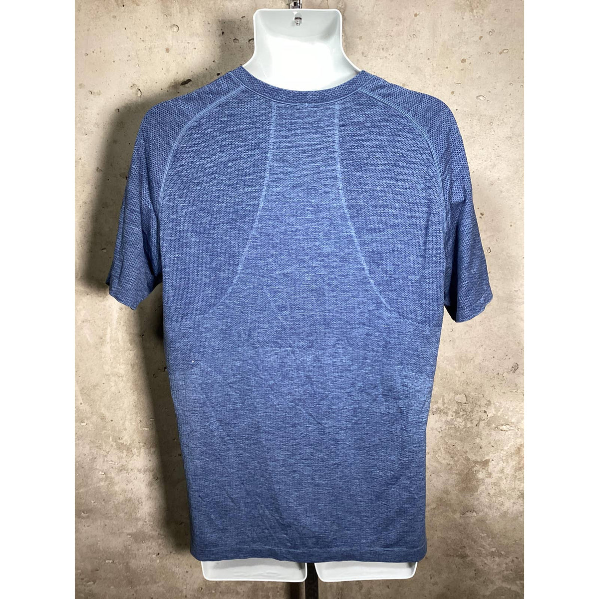 Lululemon Blue Metal Vent Tech Short Sleeve Shirt Sz. Large