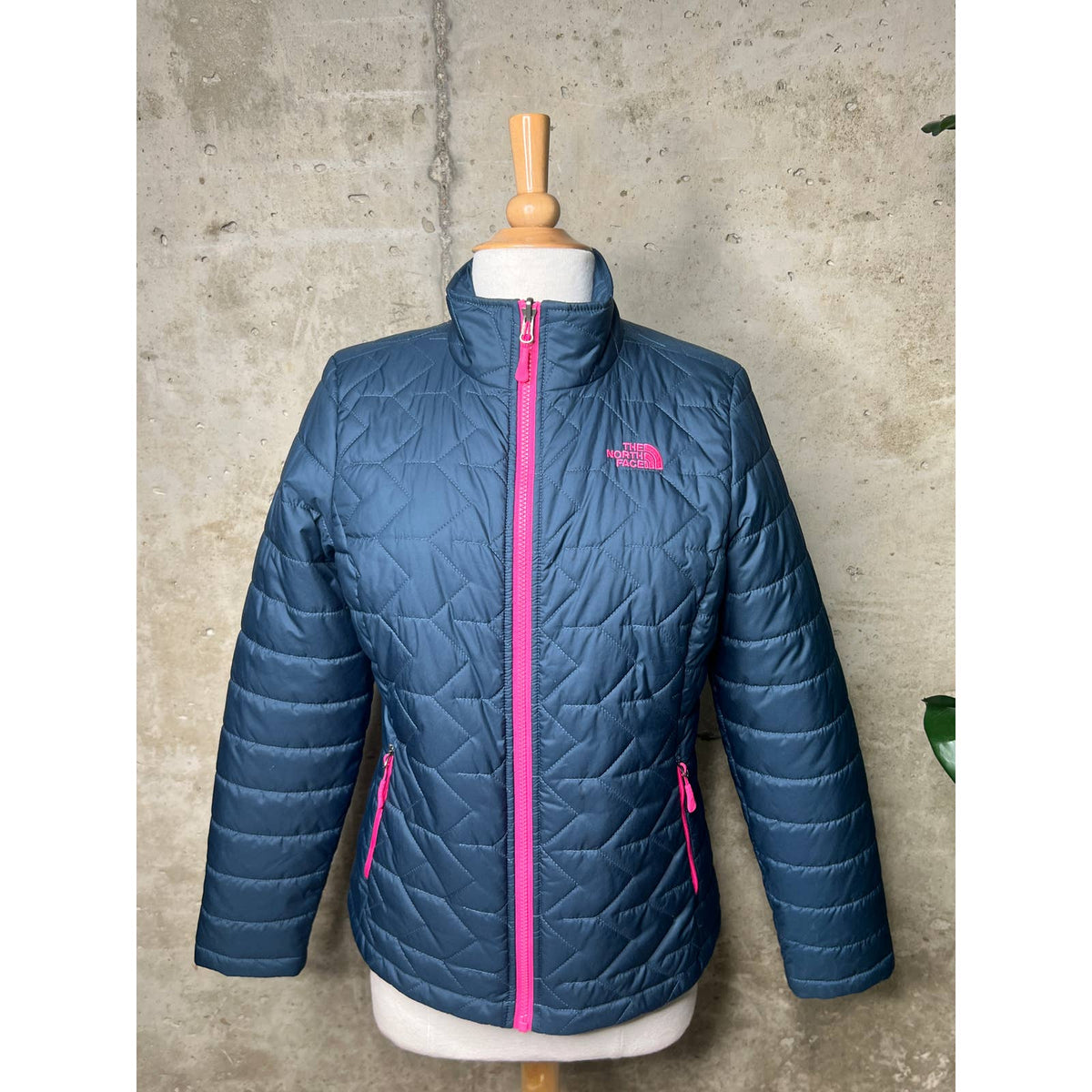 The North Face Women’s Blue Full Zip Jacket Sz. Medium