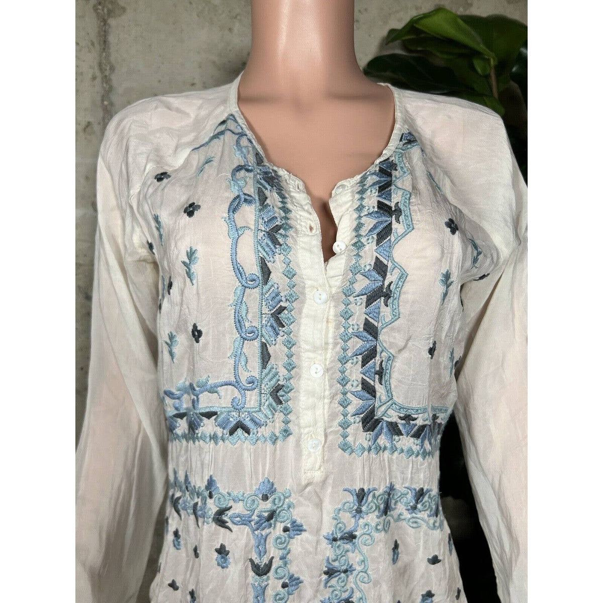 Johnny Was Ivory and Blue Embroidered Blouse Sz. XS