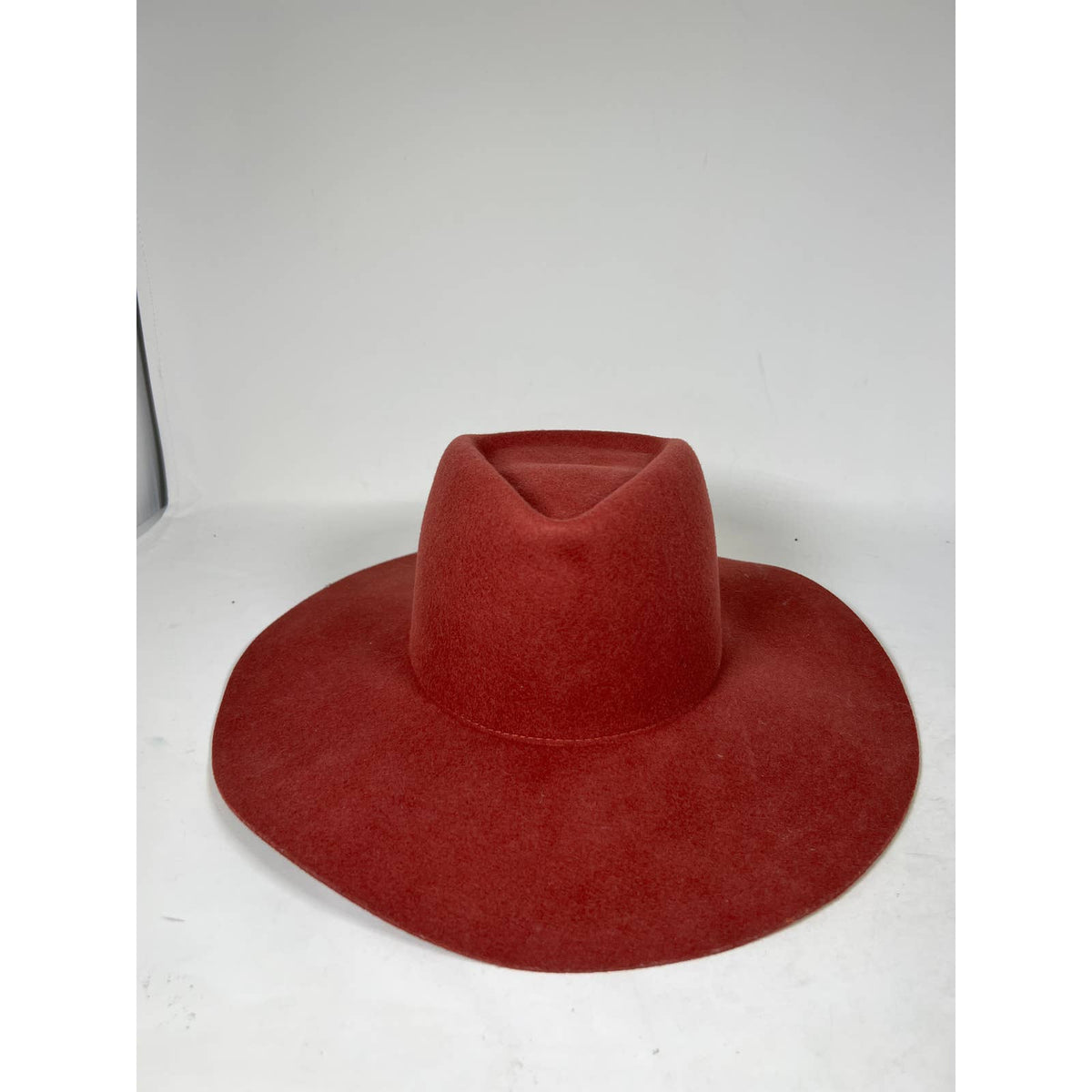 Gigi Pipp Dakota Triangle Crown Rusty Red Hat