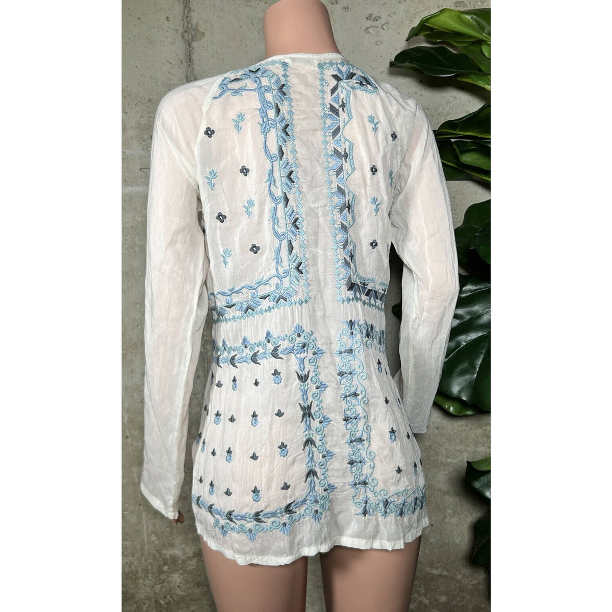 Johnny Was Ivory and Blue Embroidered Blouse Sz. XS