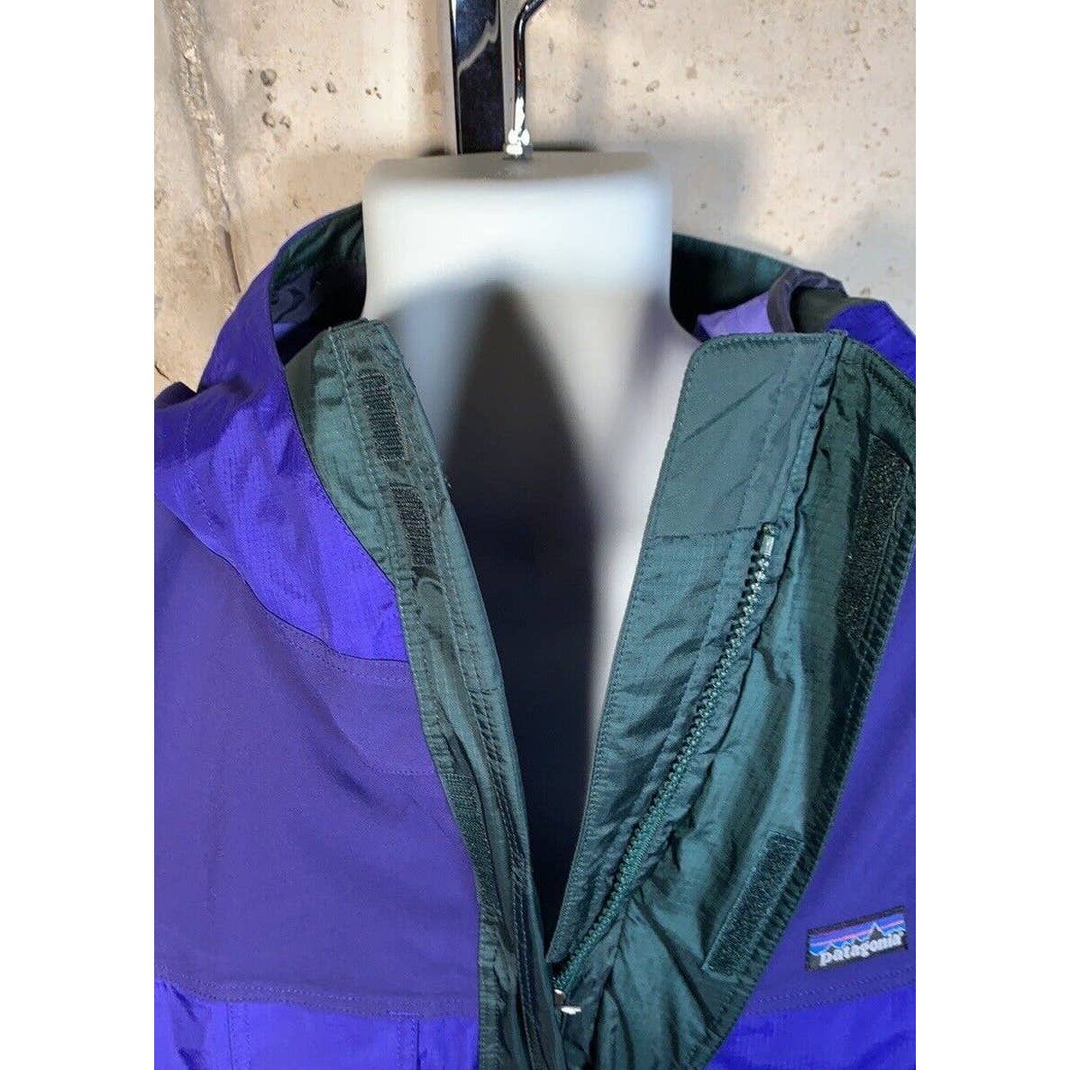 Patagonia Men&#39;s Purple Jacket Sz. Large