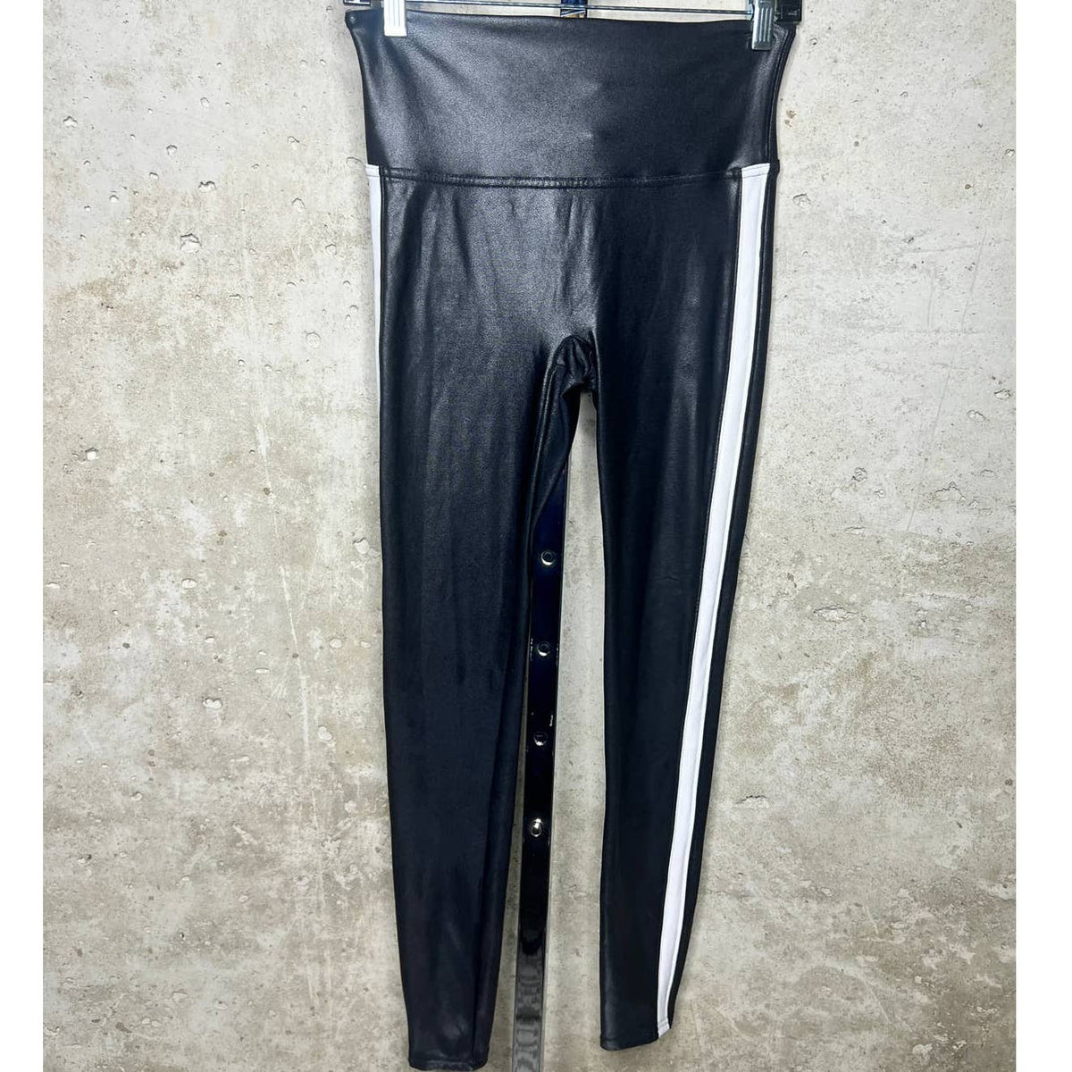 Spanx Faux Black Leather Side Stripe Leggings Sz.Medium