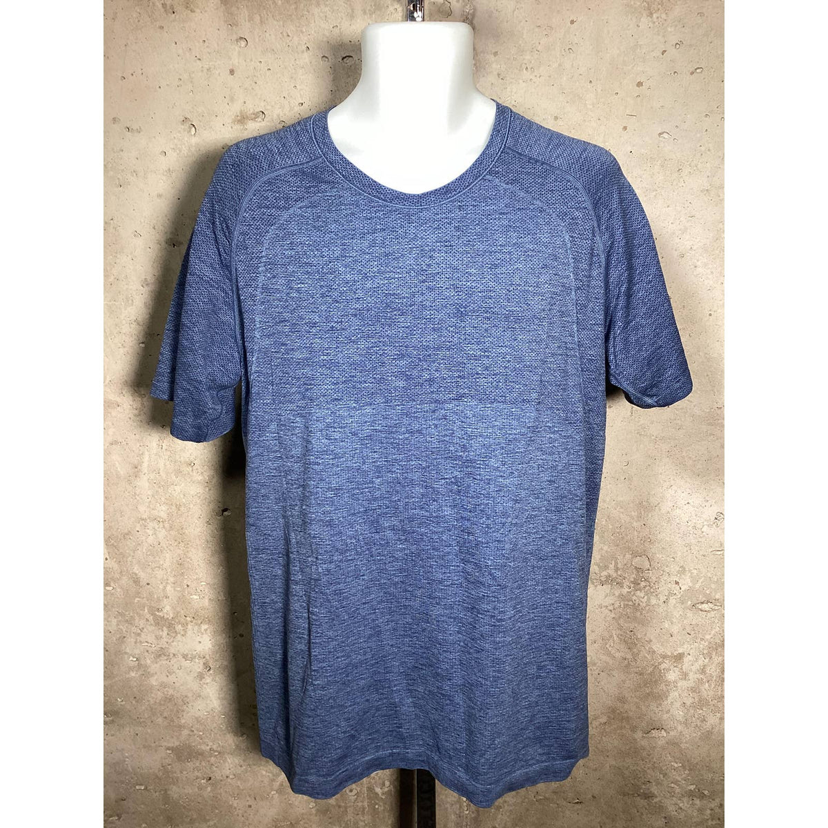 Lululemon Blue Metal Vent Tech Short Sleeve Shirt Sz. Large