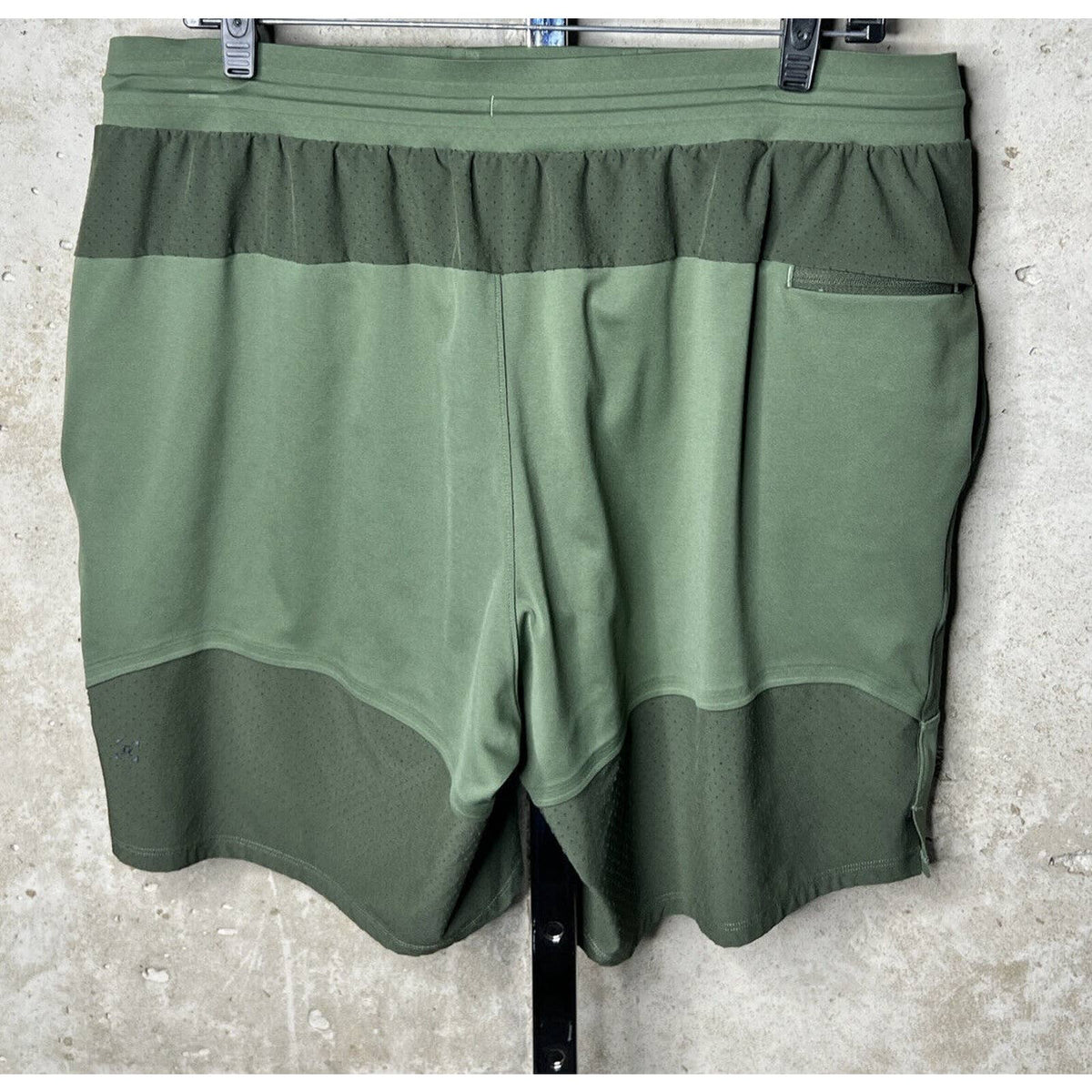 Lululemon Green Elevated Mens Shorts Sz. XL