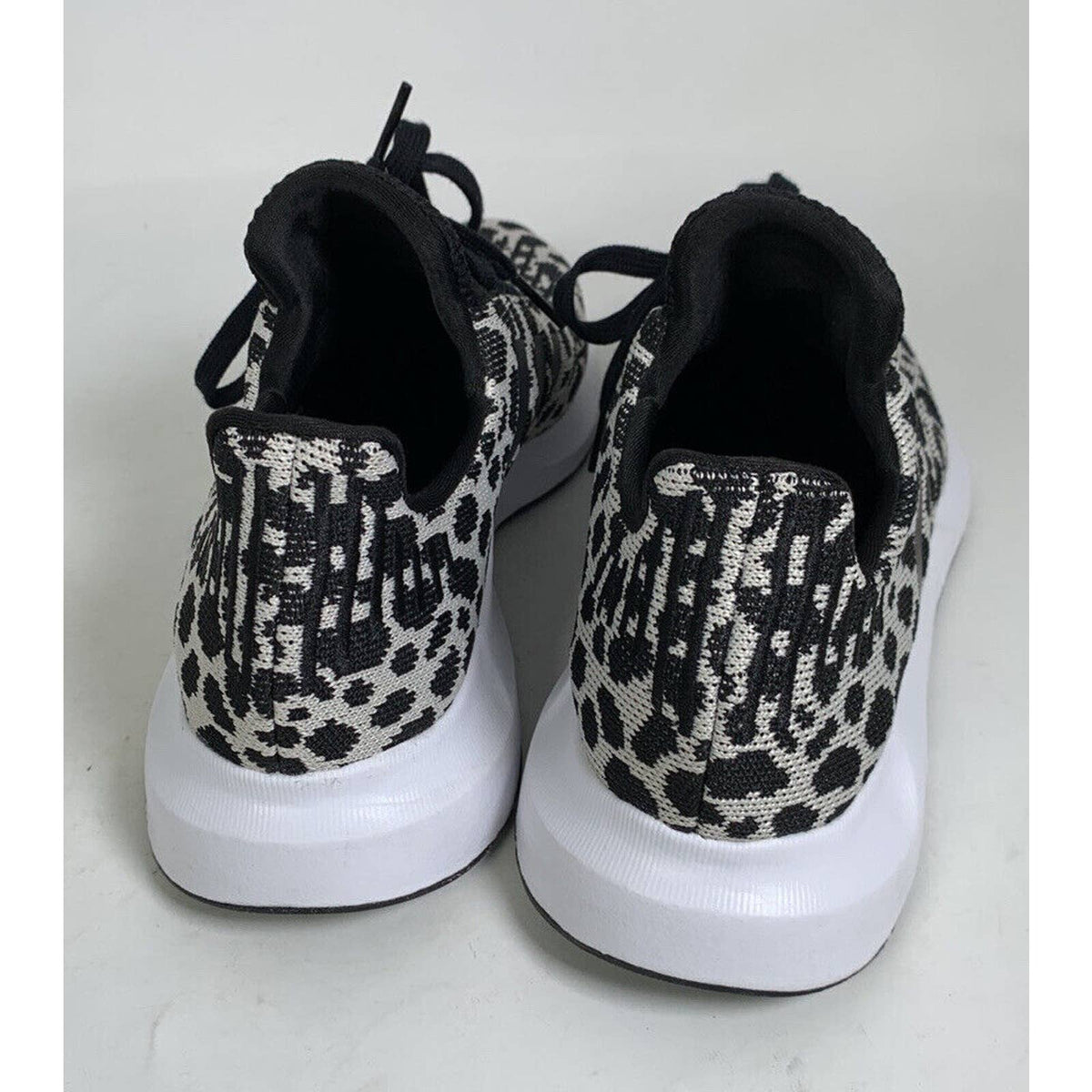 Adidas Swift Run Cheetah Leopard Raw White / Core Black / Carbon Sz.9.5 NEW
