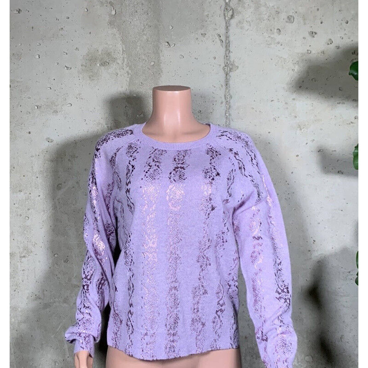Brodie Purple Metallic 100% Cashmere Sweater Sz. Small