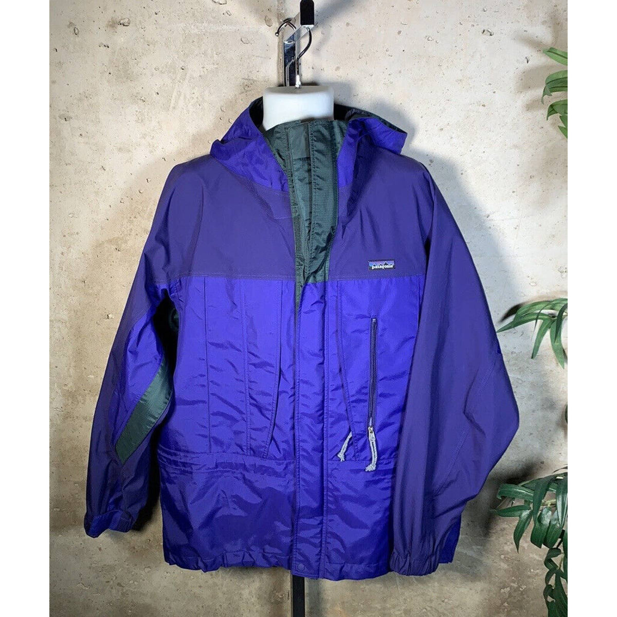 Patagonia Men&#39;s Purple Jacket Sz. Large