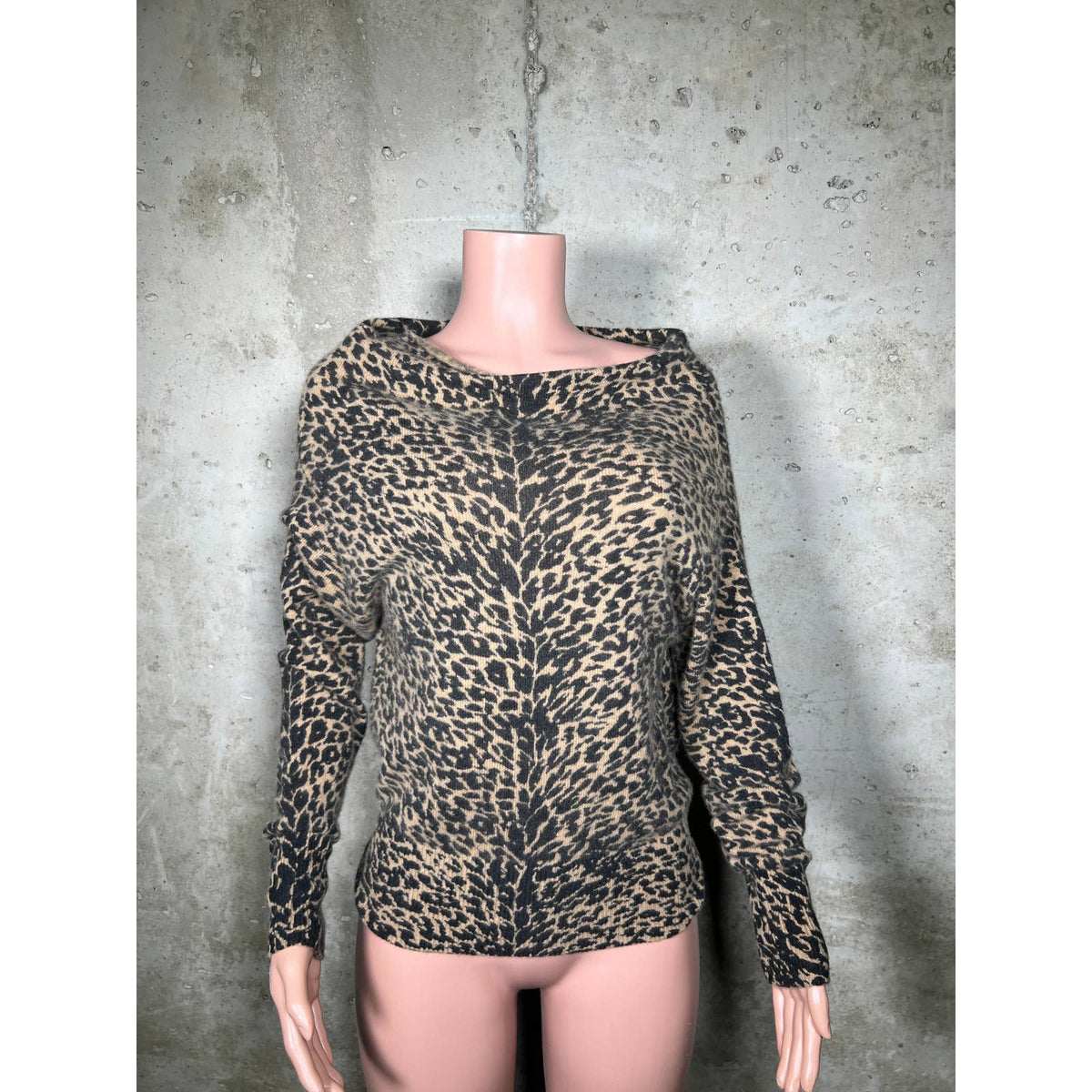 Brochu Walker 100% Cashmere Leopard Sweater Sz. XS
