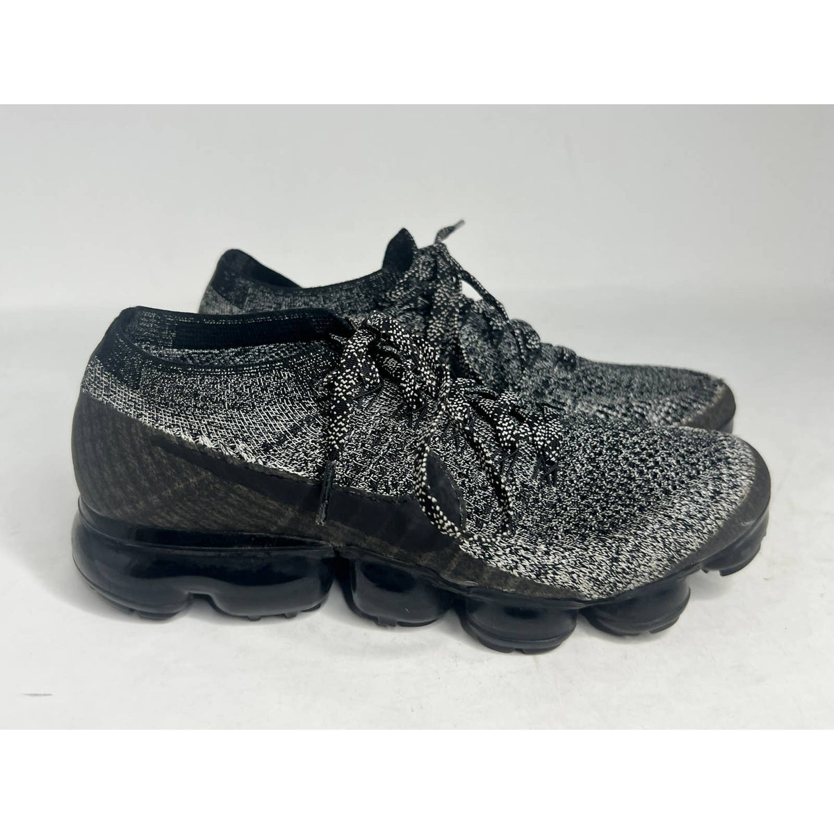 Nike Vapormax Flyknit Oreo Sneakers Sz. 8 849557-041