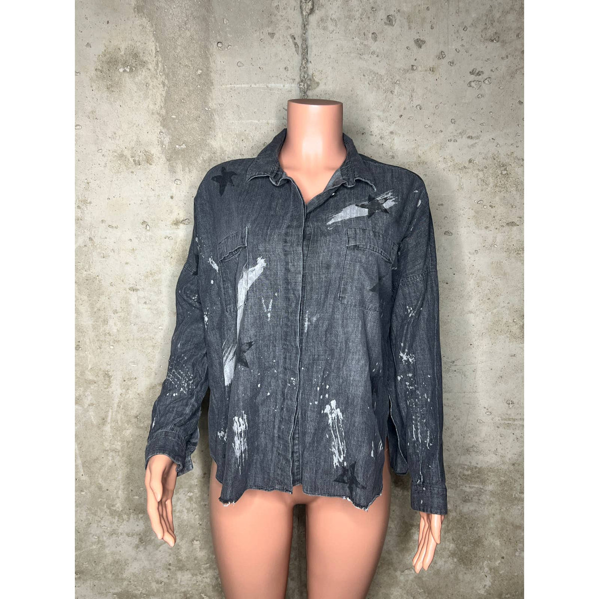 Lisa Todd Grey Button-Up Blouse Sz. Small